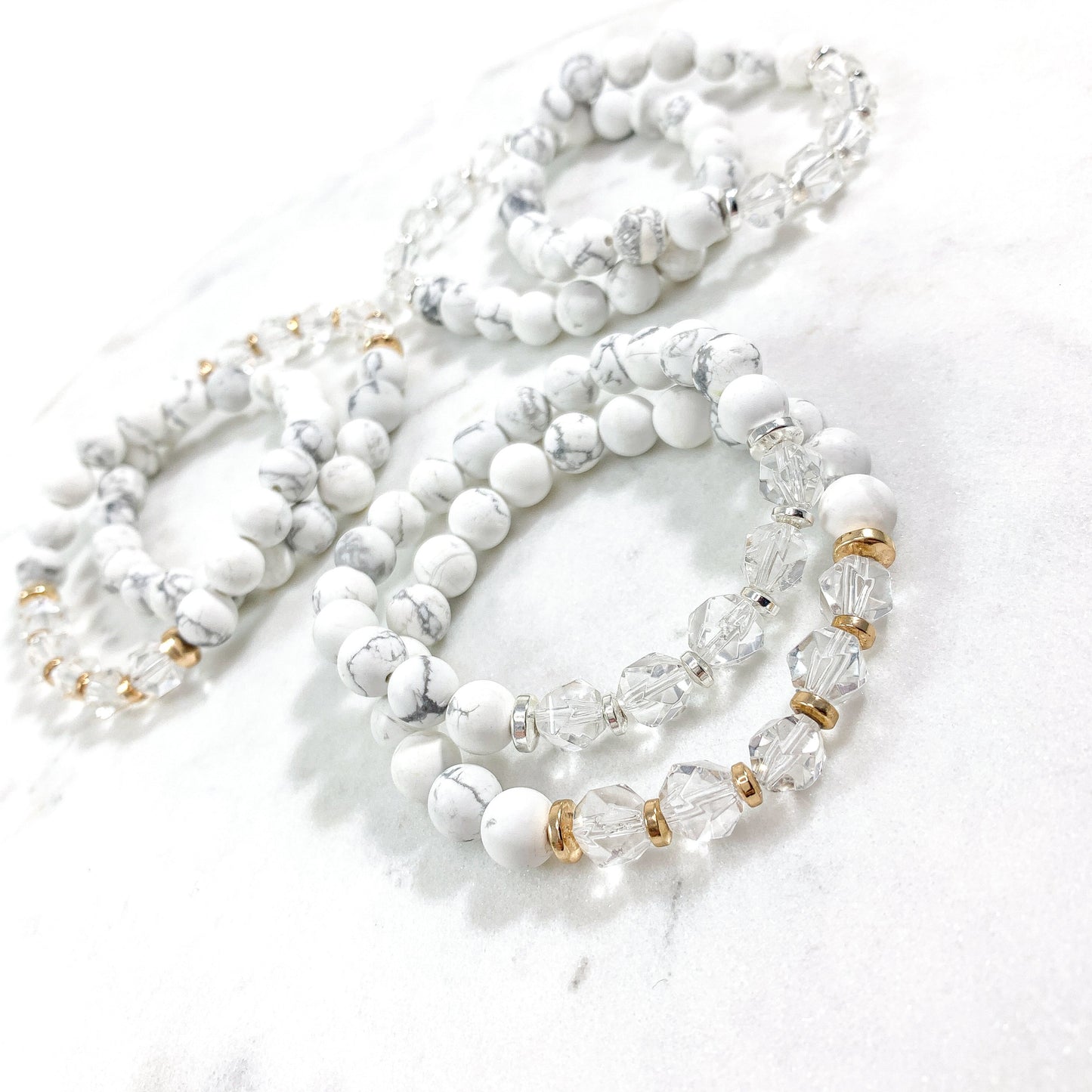 Howlite & Starcut Clear Quartz Bracelet (8mm - Gold)