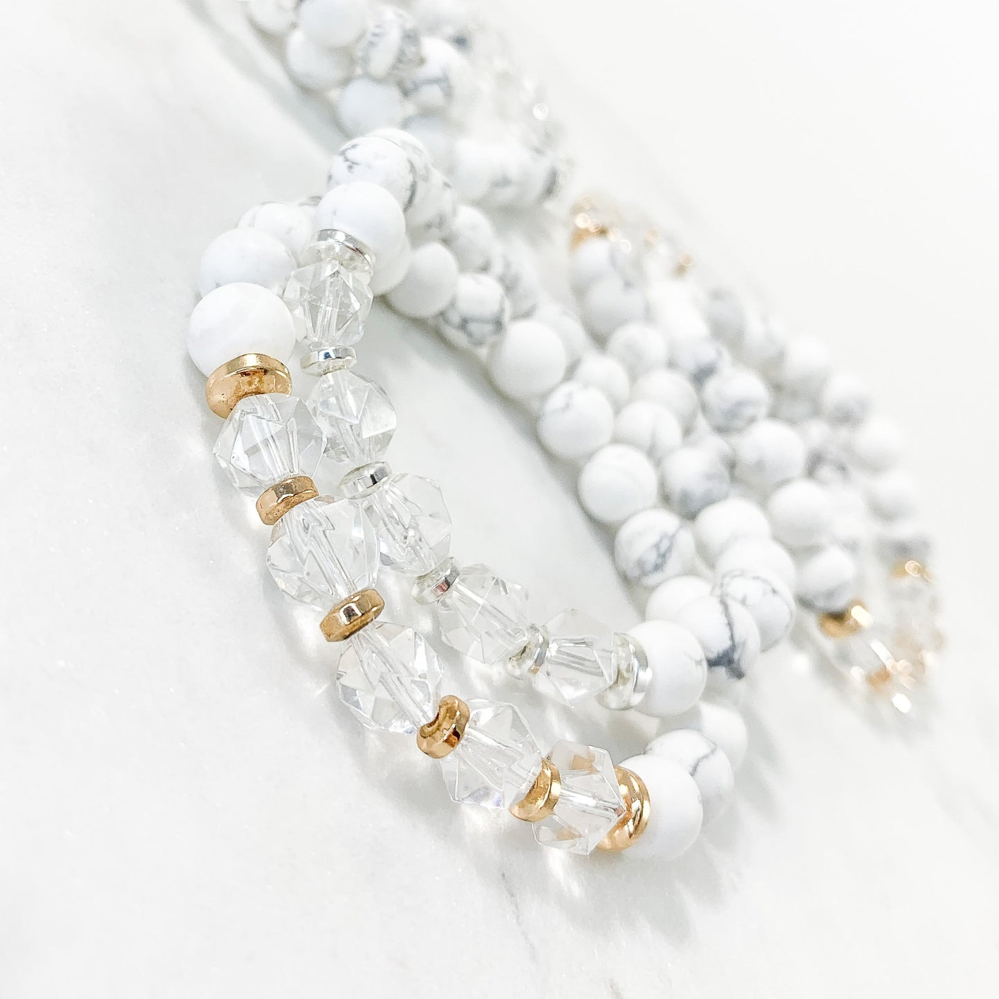 Howlite & Starcut Clear Quartz Bracelet (8mm - Gold)