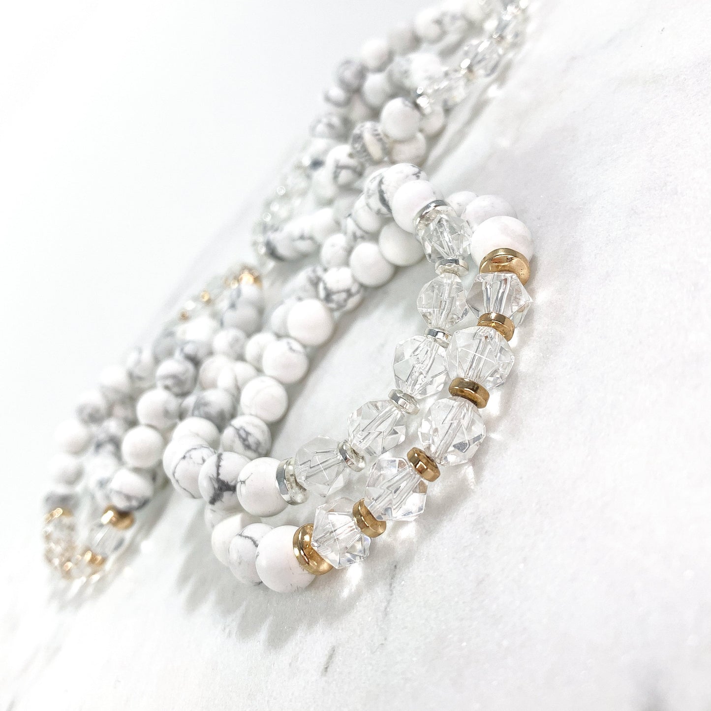 Howlite & Starcut Clear Quartz Bracelet (8mm - Gold)