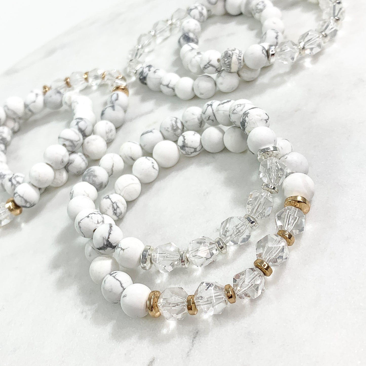 Howlite & Starcut Clear Quartz Bracelet (8mm - Silver)