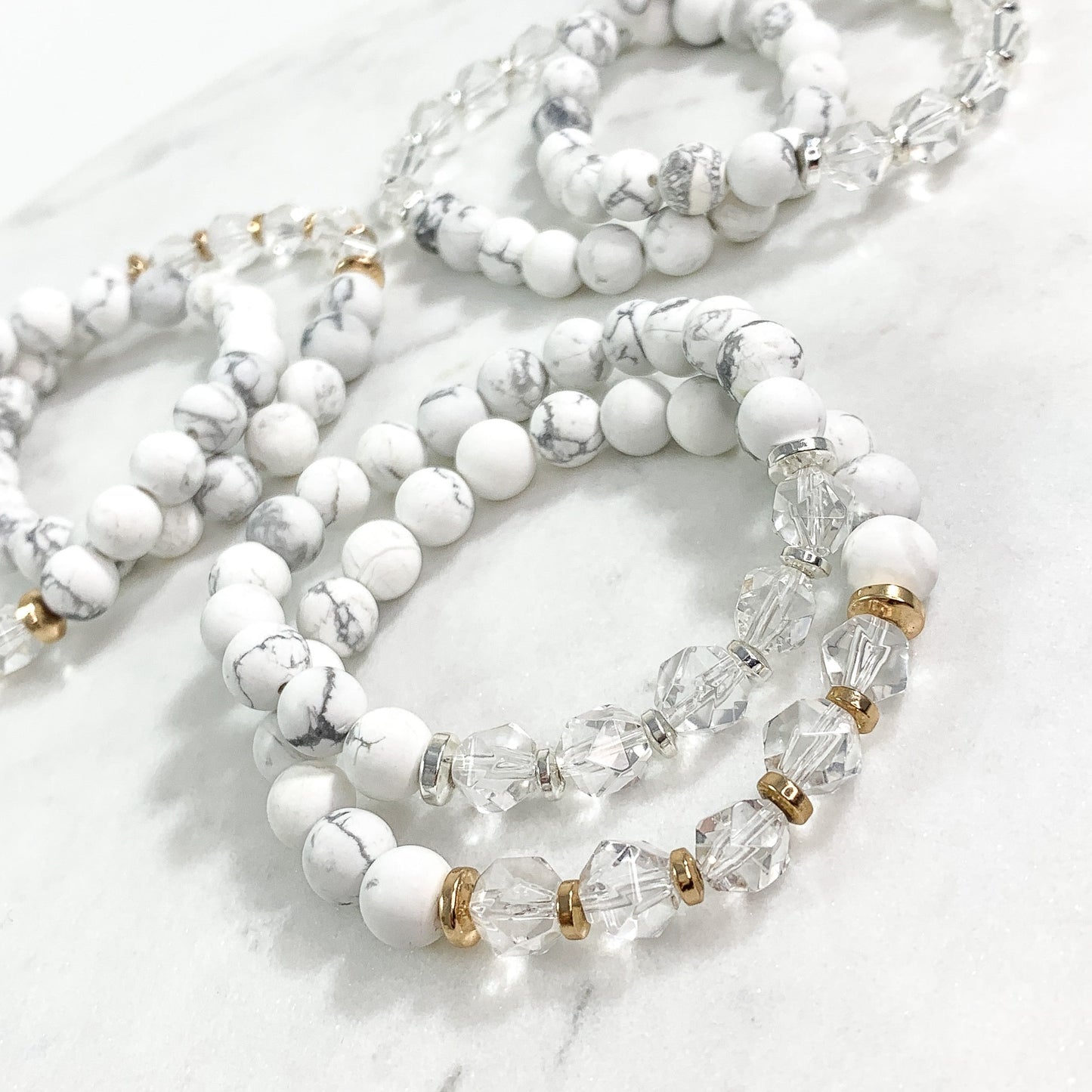 Howlite & Starcut Clear Quartz Bracelet (8mm - Gold)