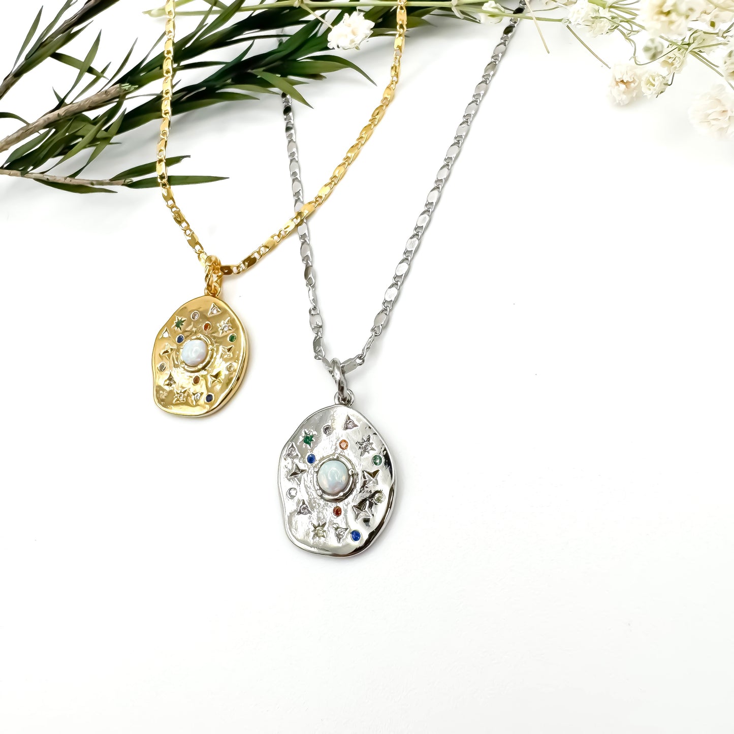 Stardust Speckle Medallion
Necklace