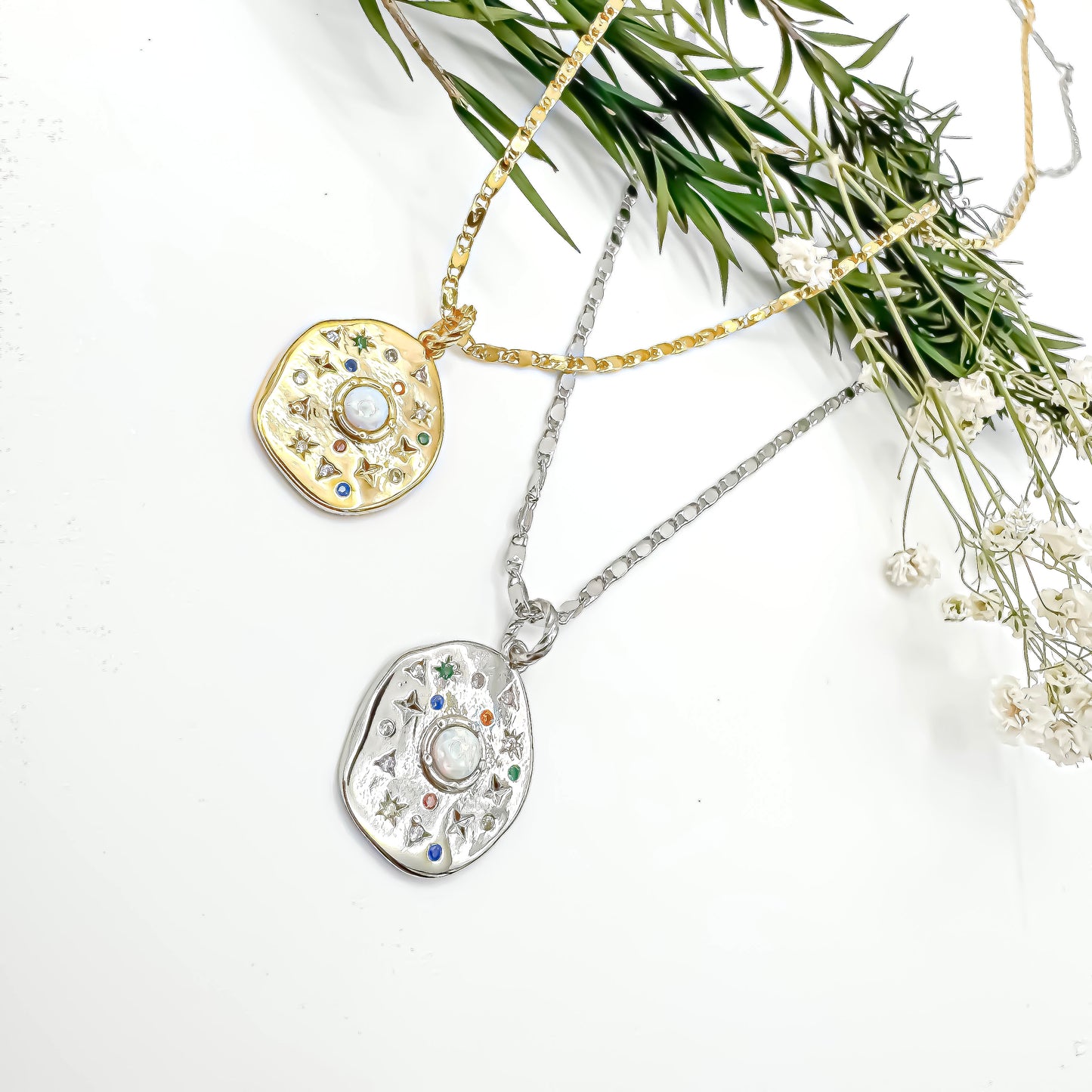 Stardust Speckle Medallion
Necklace