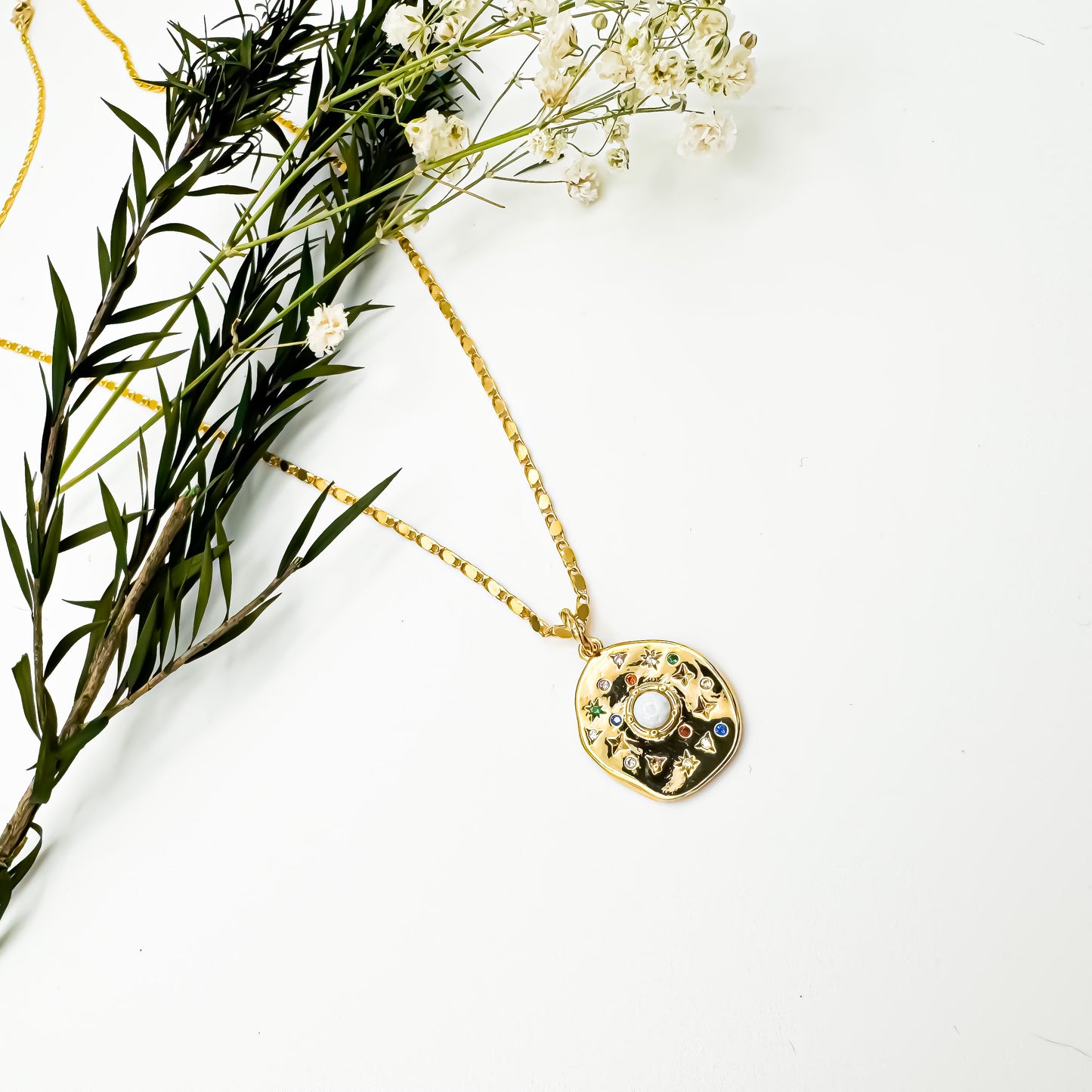 Stardust Speckle Medallion
Necklace