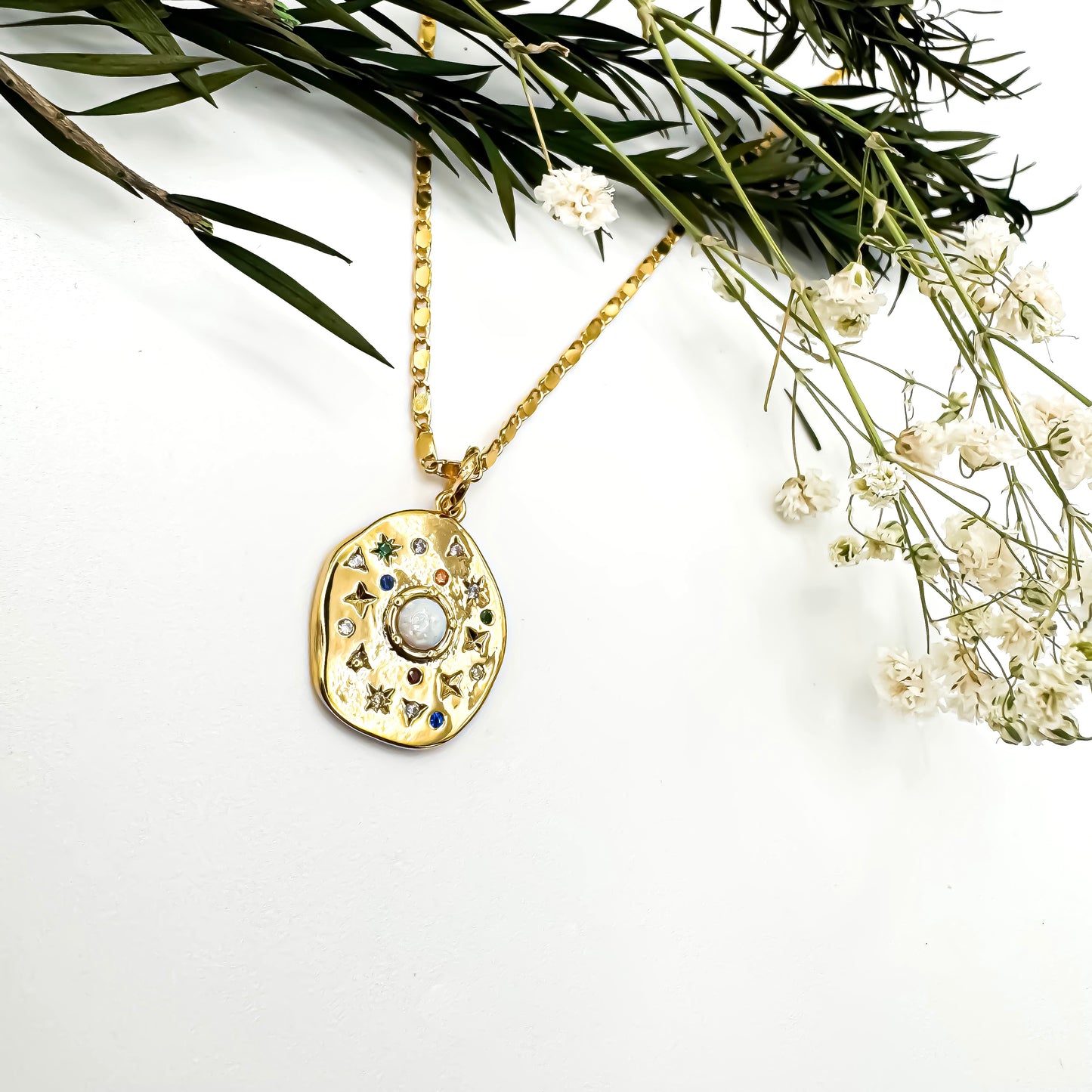 Stardust Speckle Medallion
Necklace